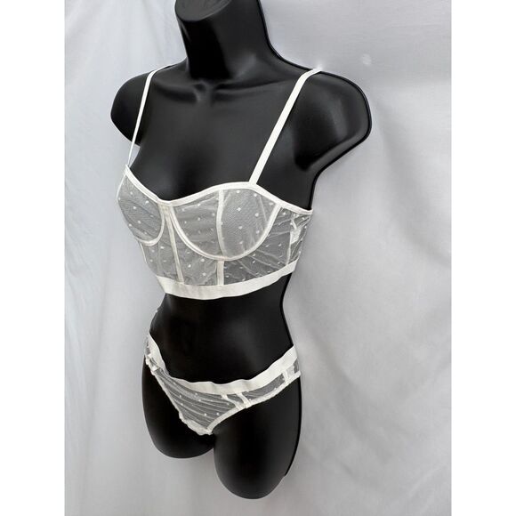 White Two Piece Lingerie Set Size M Polka Dot Bralette and Panties New Sexy - Picture 3 of 9